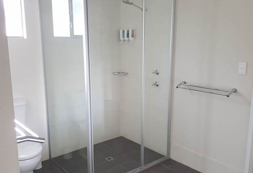 בית מלון כפרי Big4 Perth Midland Tourist Park