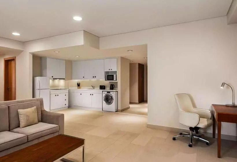 هتل Levatio Suites Muscat, A Member Of Radisson Individuals