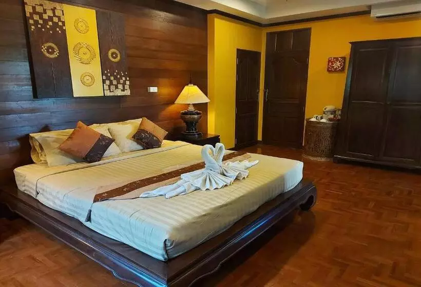 Baan Chai Thung Resort