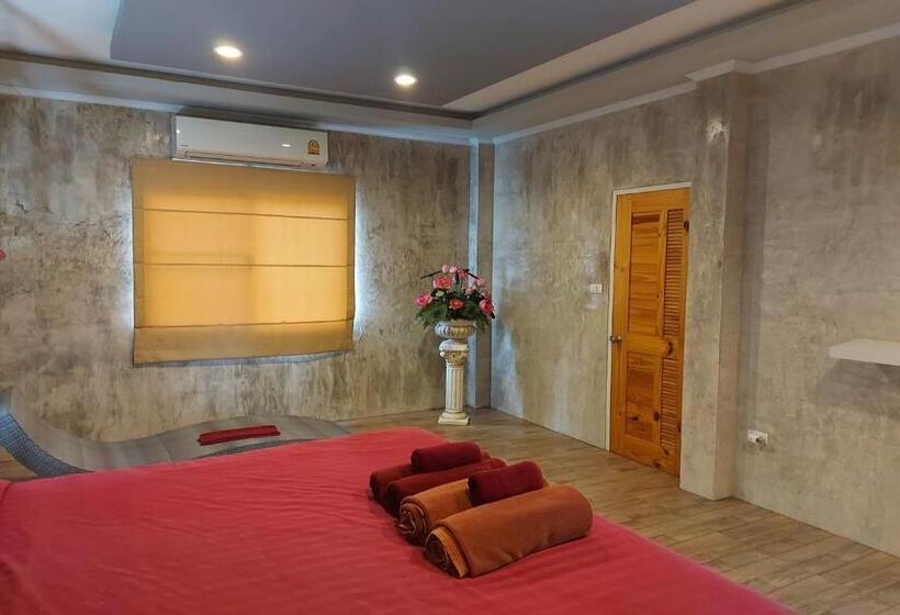 Baan Chai Thung Resort