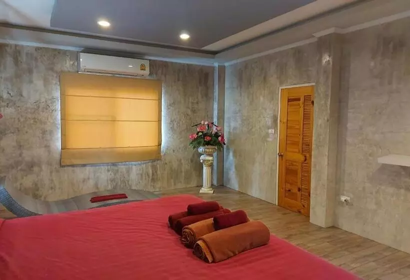 Baan Chai Thung Resort