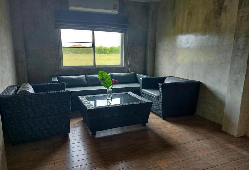 Baan Chai Thung Resort