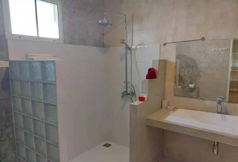 Baan Chai Thung Resort