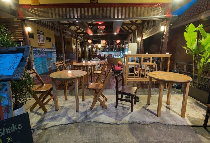 Sincere Guest House & Restaurant   Hostel