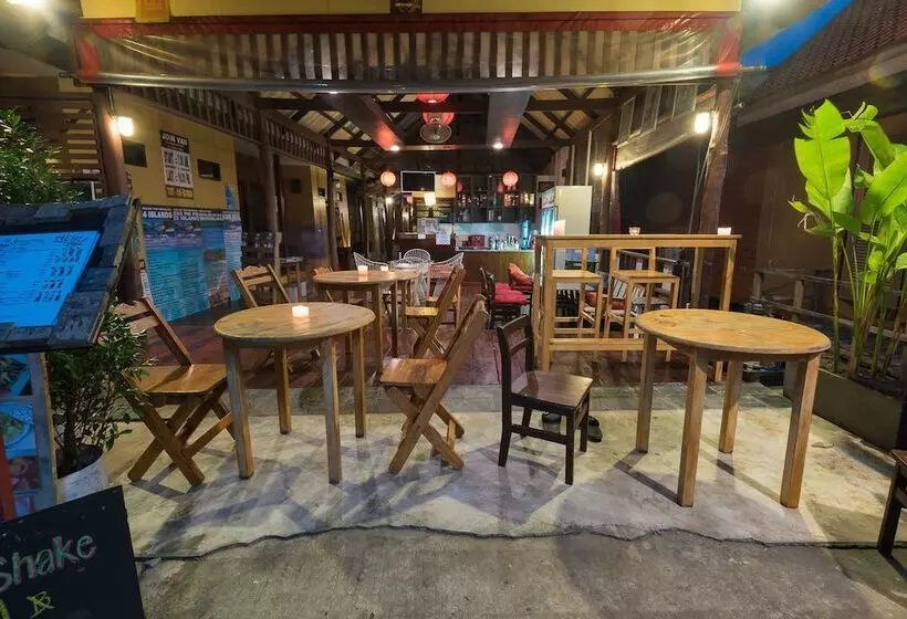 Sincere Guest House & Restaurant   Hostel