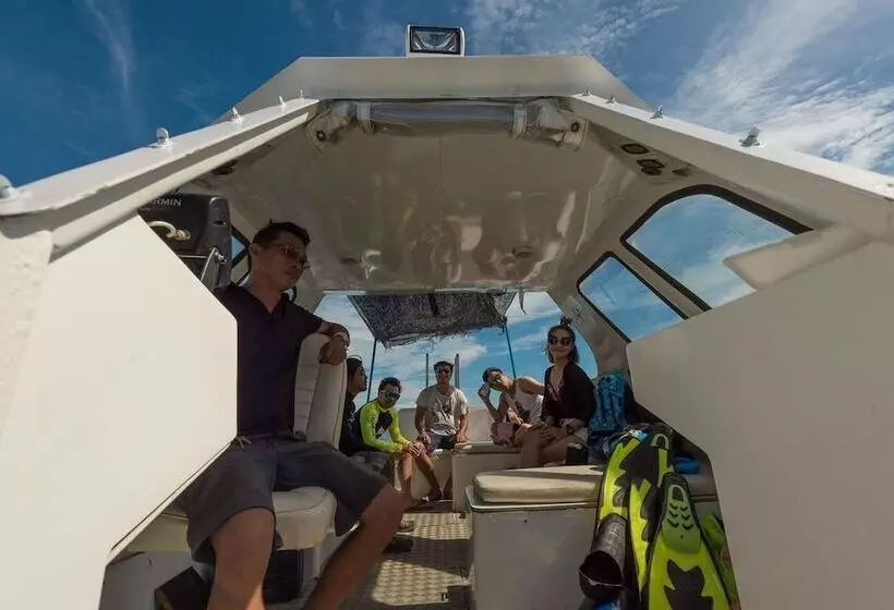 Sincere Guest House & Restaurant   Hostel