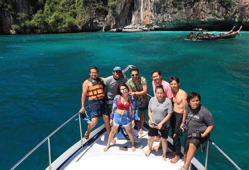 Sincere Guest House & Restaurant   Hostel