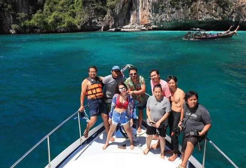 Sincere Guest House & Restaurant   Hostel