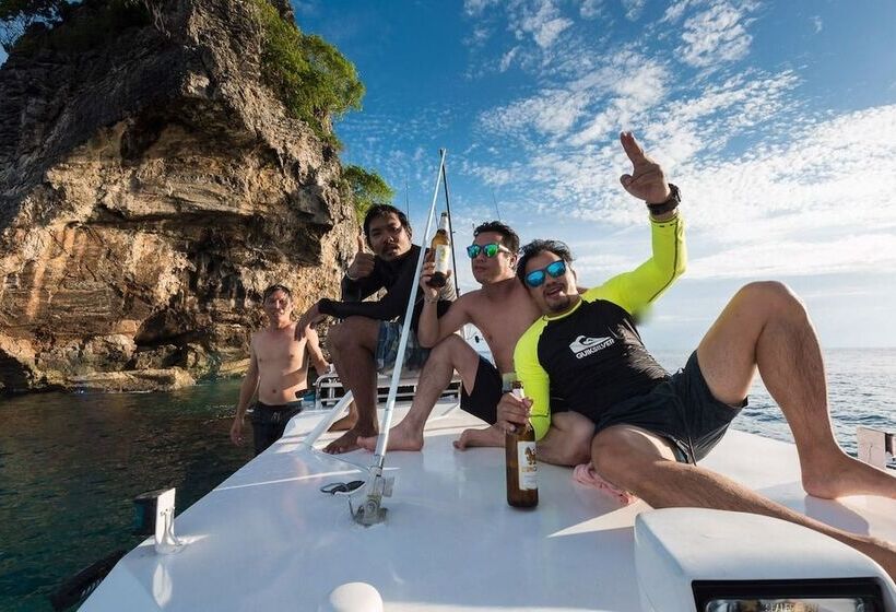 Sincere Guest House & Restaurant   Hostel