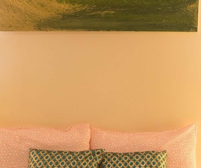 Sincere Guest House & Restaurant   Hostel