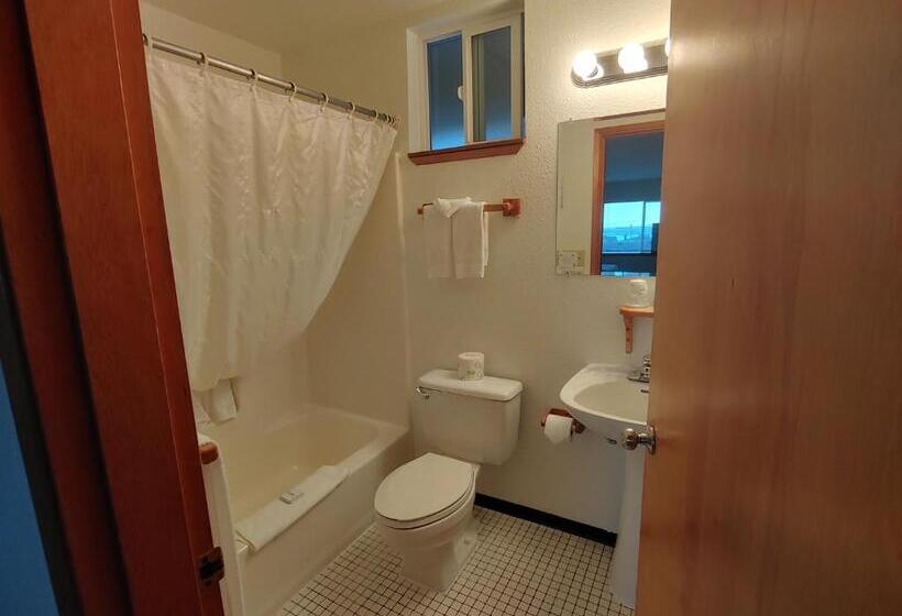 The Dublin House Motel