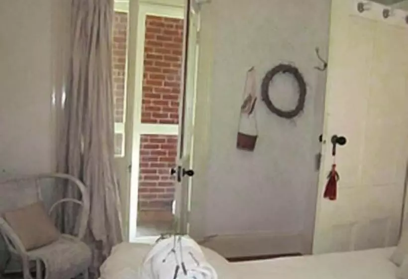 Bed and Breakfast Marlow House