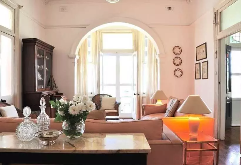 Bed and Breakfast Marlow House