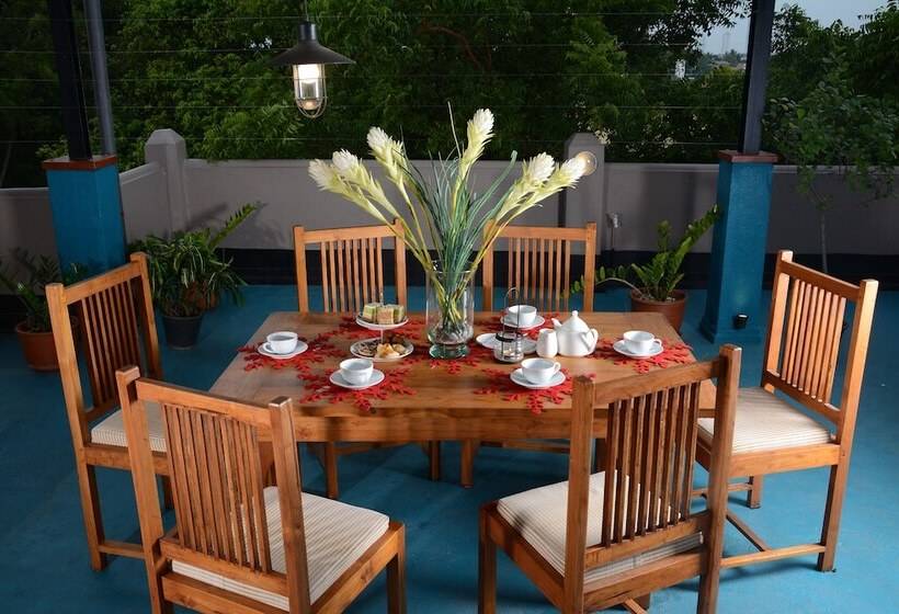 مبيت وإفطار Monsoon Suites