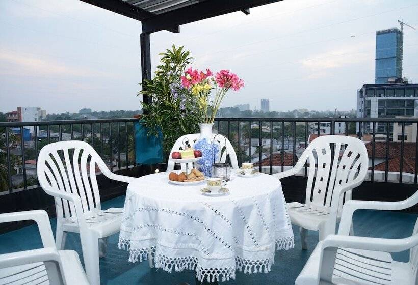 مبيت وإفطار Monsoon Suites