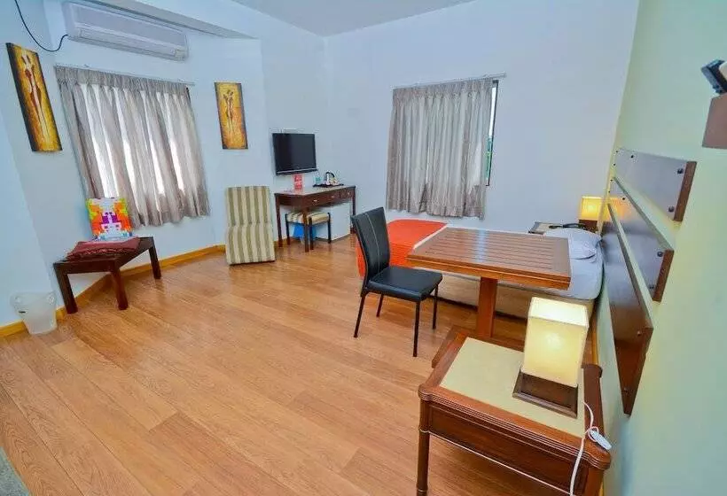 تختخواب و صبحانه Monsoon Suites