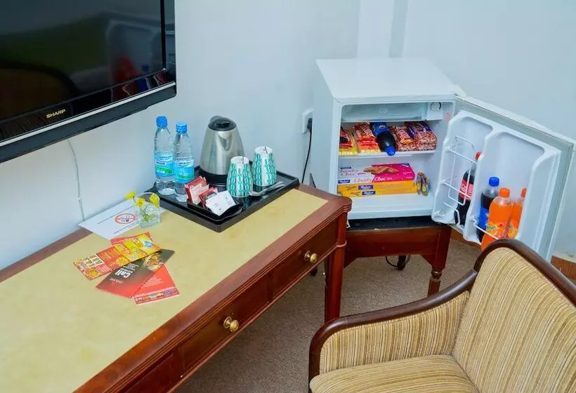 تختخواب و صبحانه Monsoon Suites