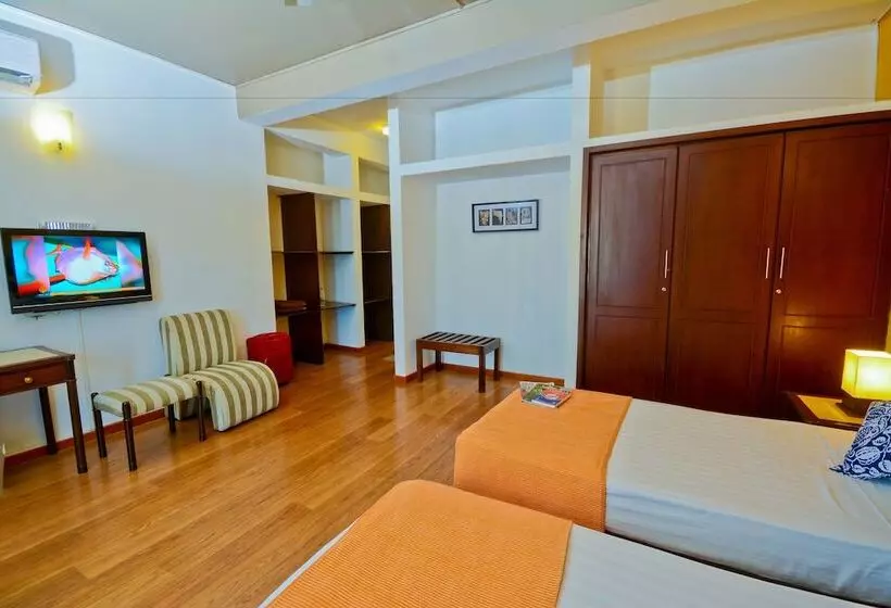 تختخواب و صبحانه Monsoon Suites