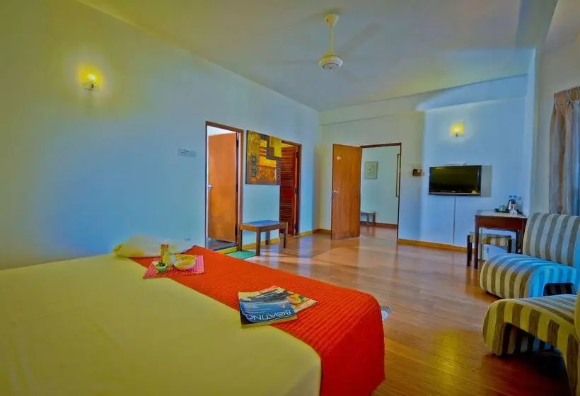 تختخواب و صبحانه Monsoon Suites