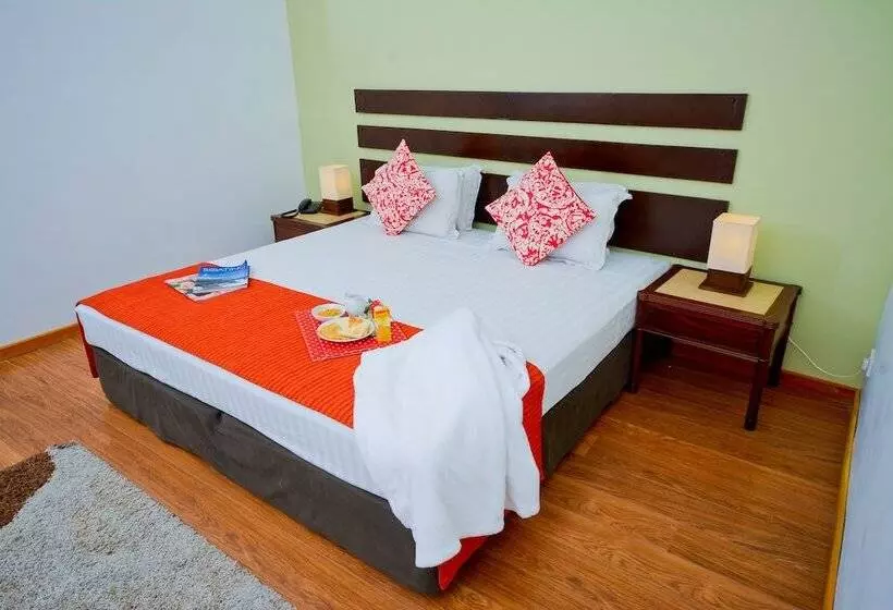 تختخواب و صبحانه Monsoon Suites