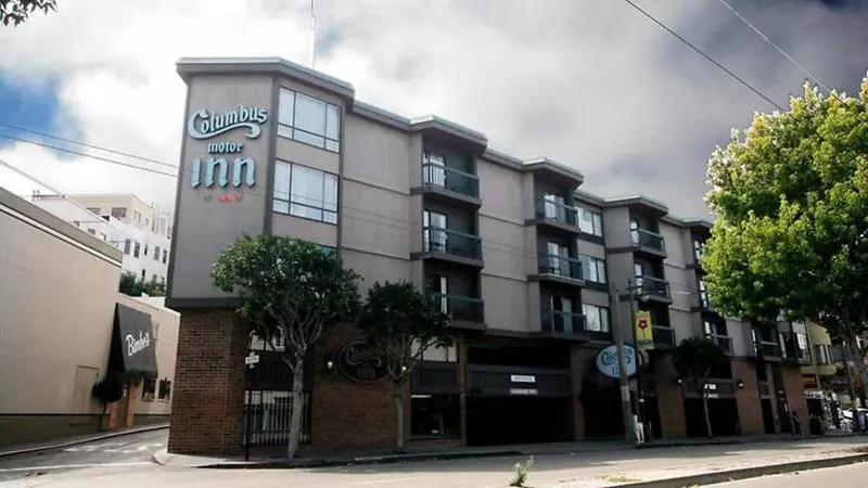 בית מלון כפרי Columbus Inn