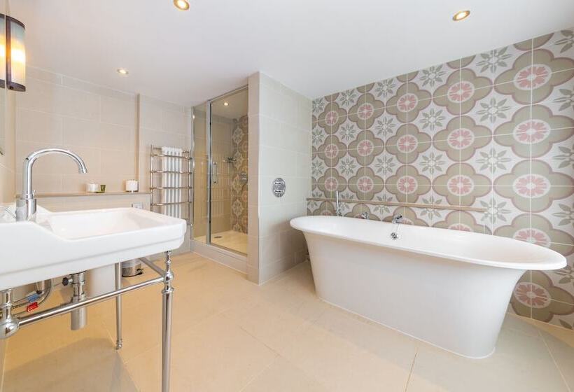 בית מלון כפרי The Old Cock Inn