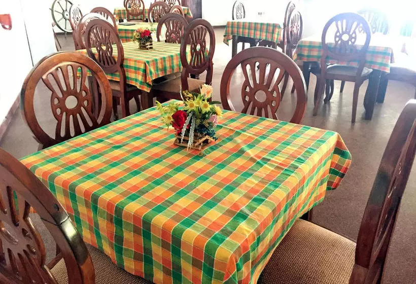 Hotel Riverside Araliya