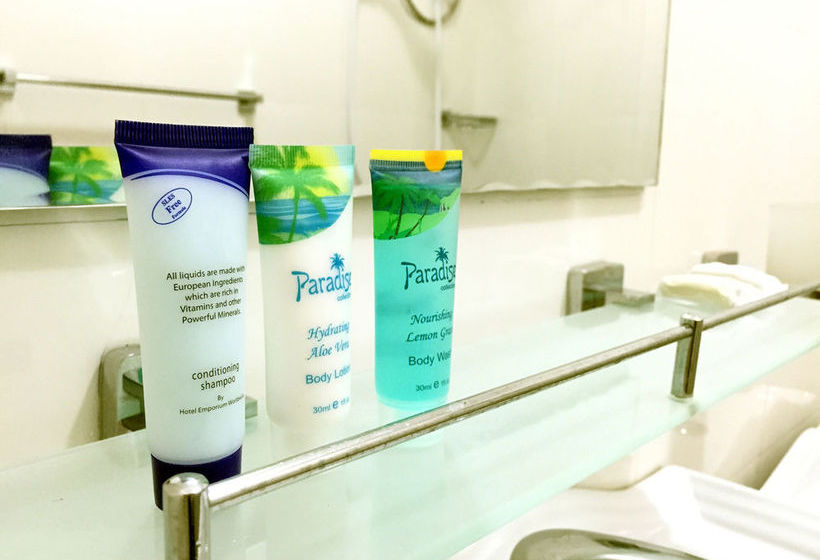 ホテル Riverside Araliya