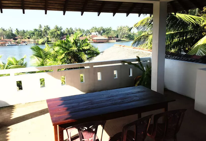 Hotel Riverside Araliya