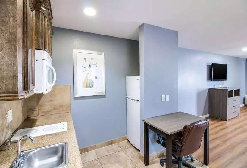 Отель Rodeway Inn & Suites Port Arthur Groves