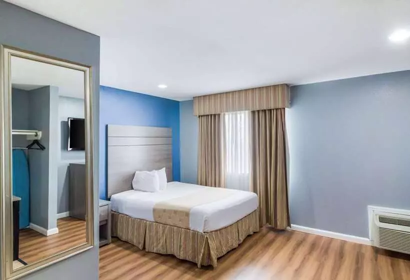 Отель Rodeway Inn & Suites Port Arthur Groves