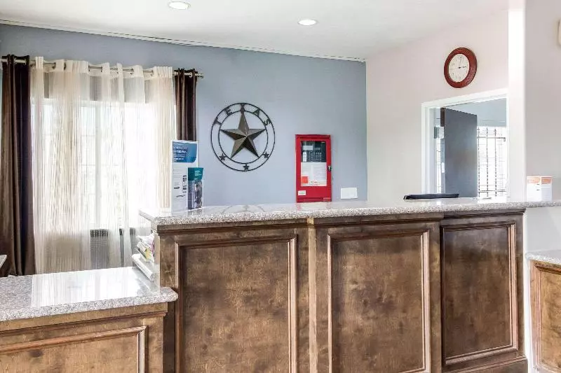 Отель Rodeway Inn & Suites Port Arthur Groves