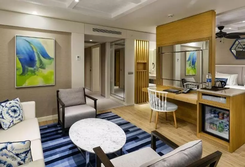 هتل Titanic Luxury Collection Bodrum