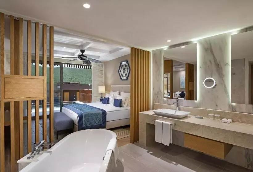 هتل Titanic Luxury Collection Bodrum