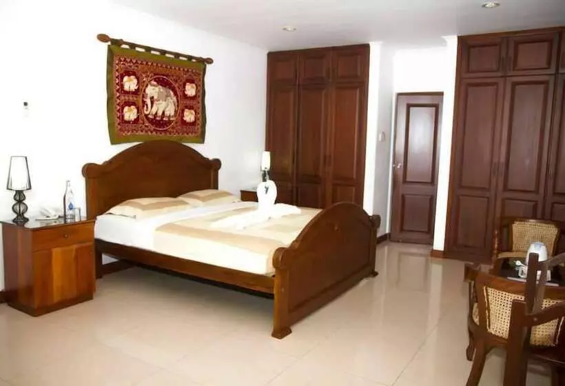 هتل Villa Viana