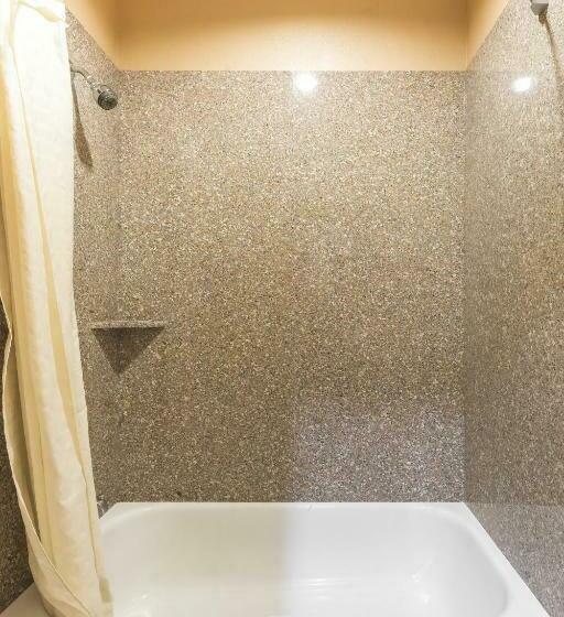 Мотель American Inn & Suites