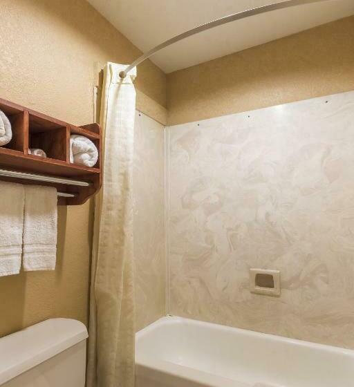 Мотель American Inn & Suites