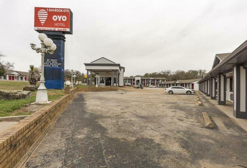 Мотель American Inn & Suites