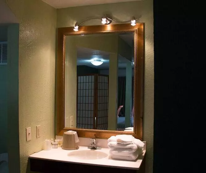 모텔 Cocomo Inn And Suites