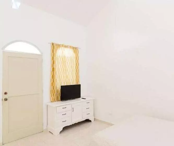 Northway S Hotel Monte Cristo