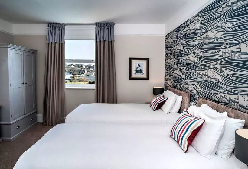 پانسیون Freshwater Bay House