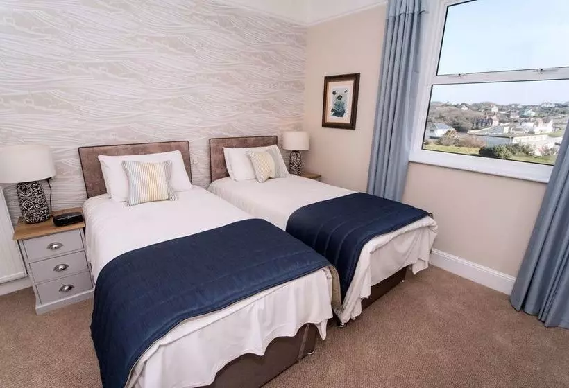 پانسیون Freshwater Bay House