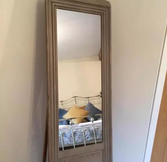 Пансион Slades Farm