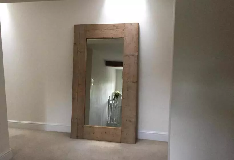 Пансион Slades Farm