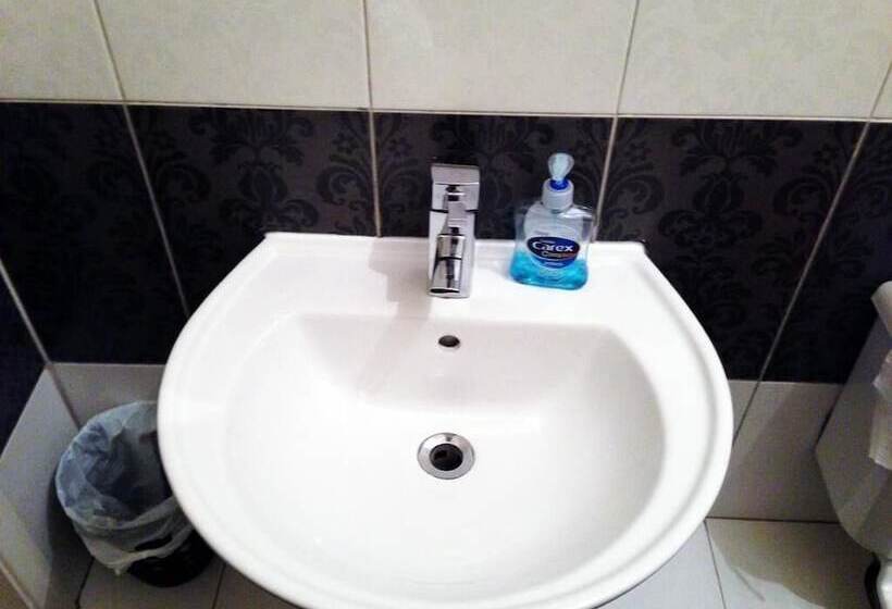 膳宿费 Stifford Clays Farm