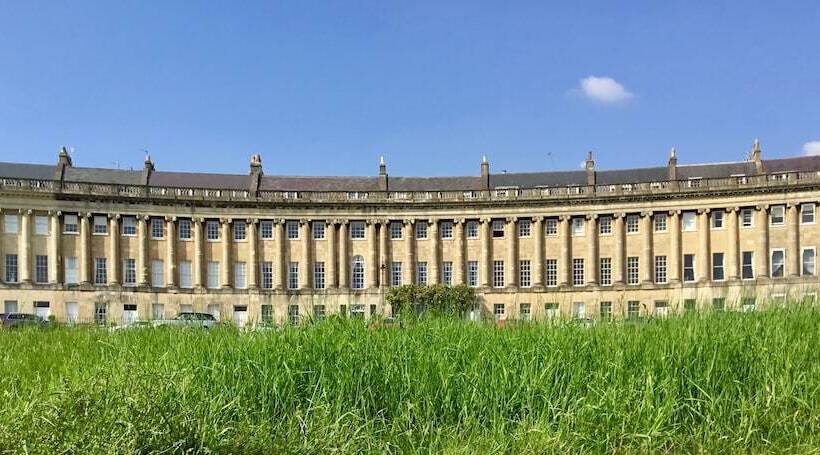 بنسيون Whitley Coach House