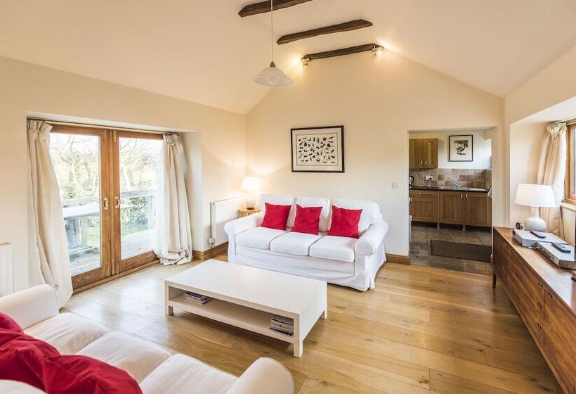 بنسيون Whitley Coach House