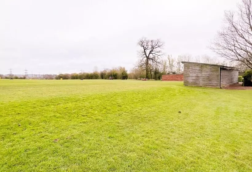 פנסיון Whitley Coach House