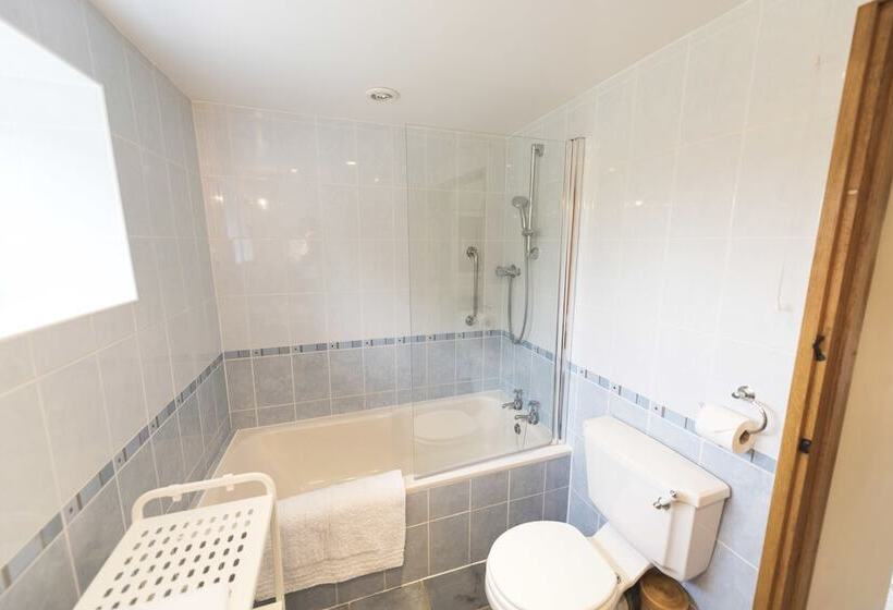 بنسيون Whitley Coach House