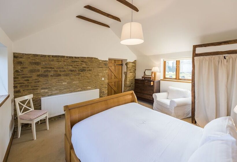 بنسيون Whitley Coach House